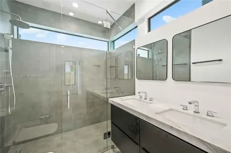326 NW 40th Street Miami FL 33127