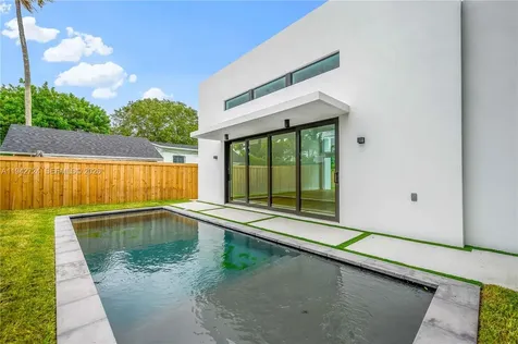 326 NW 40th Street Miami FL 33127