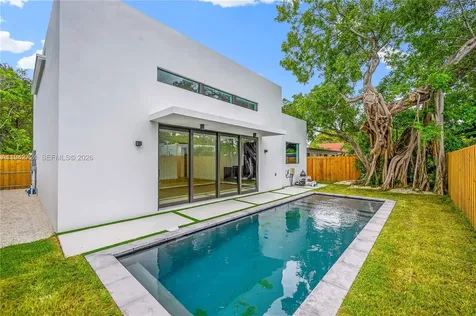 326 NW 40th Street Miami FL 33127