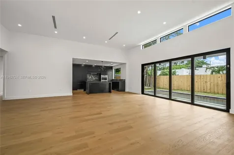326 NW 40th Street Miami FL 33127