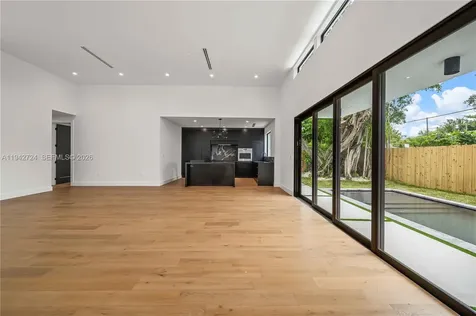 326 NW 40th Street Miami FL 33127