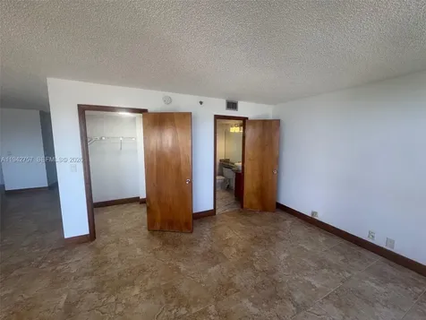 2000 Towerside Terrace Miami FL 33138