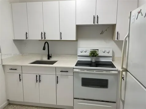 142 SW 18th Avenue Miami FL 33135