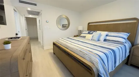 5161 Collins Avenue Miami Beach FL 33140