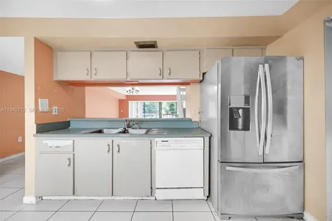 9907 NW 9th Street Circle Miami FL 33172