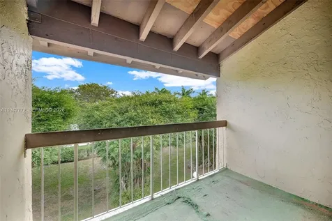 9907 NW 9th Street Circle Miami FL 33172