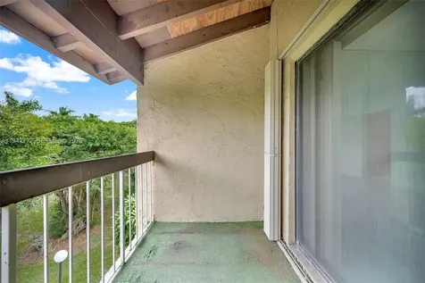 9907 NW 9th Street Circle Miami FL 33172