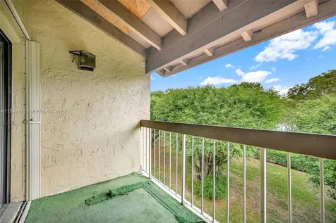 9907 NW 9th Street Circle Miami FL 33172