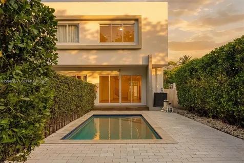 2852 SW 32nd Court Miami FL 33133