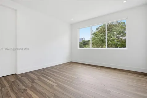 2852 SW 32nd Court Miami FL 33133