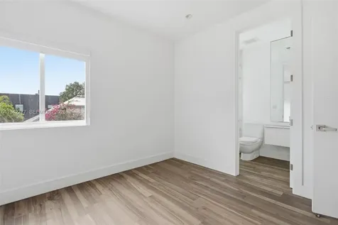 2852 SW 32nd Court Miami FL 33133