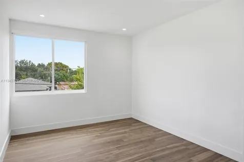 2852 SW 32nd Court Miami FL 33133