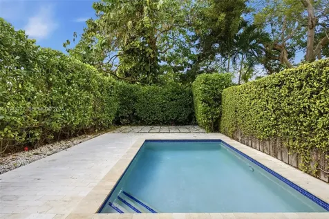 2852 SW 32nd Court Miami FL 33133