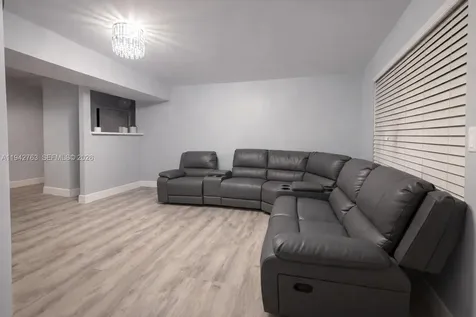 6305 Hayes Street Hollywood FL 33024