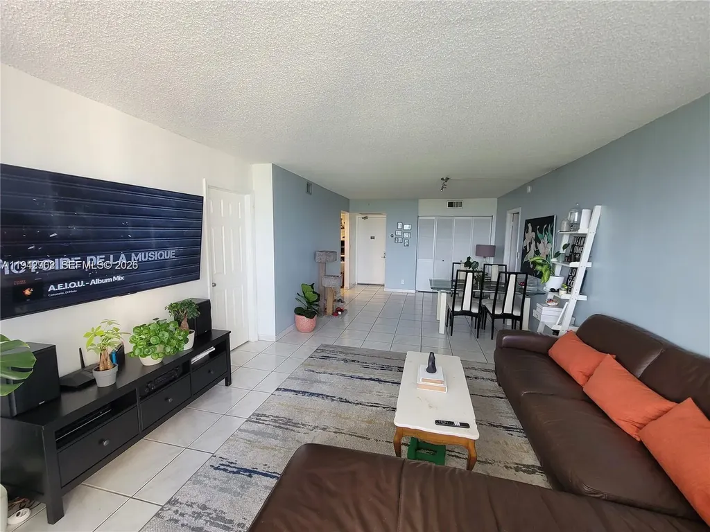 20301 W Country Club Drive Aventura FL 33180
