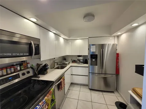 20301 W Country Club Drive Aventura FL 33180