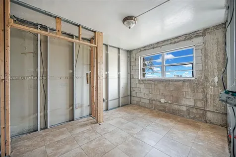 3640 NW 9th Street Miami FL 33125