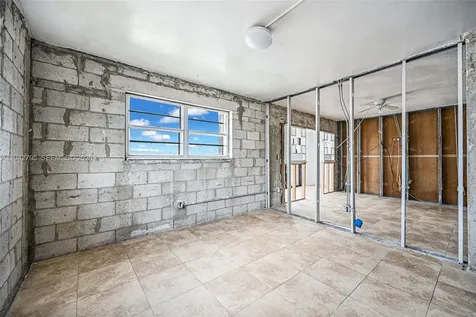 3640 NW 9th Street Miami FL 33125