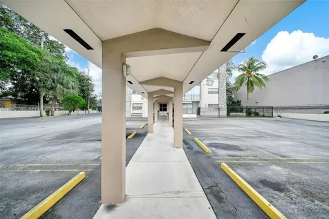 3640 NW 9th Street Miami FL 33125