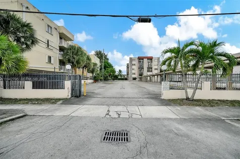 3640 NW 9th Street Miami FL 33125
