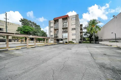 3640 NW 9th Street Miami FL 33125