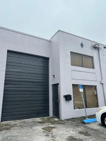 1671 W 38th Place Hialeah FL 33012