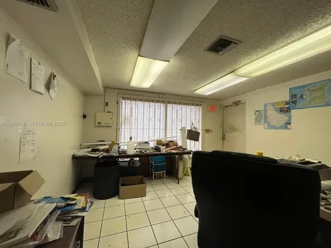 1671 W 38th Place Hialeah FL 33012