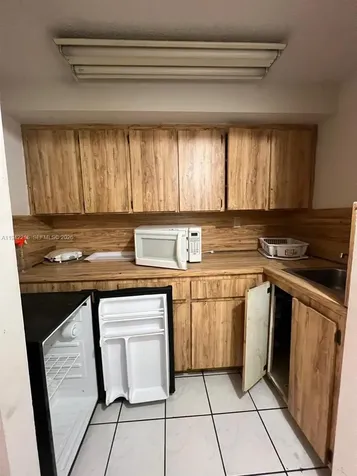 1671 W 38th Place Hialeah FL 33012