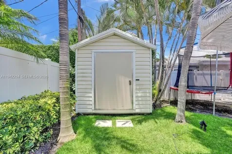 2080 NE 65th Street Fort Lauderdale FL 33308