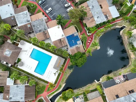 2753 S Parkview Drive Hallandale Beach FL 33009