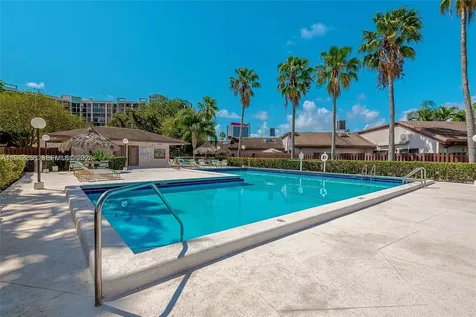 2753 S Parkview Drive Hallandale Beach FL 33009