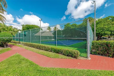 2753 S Parkview Drive Hallandale Beach FL 33009