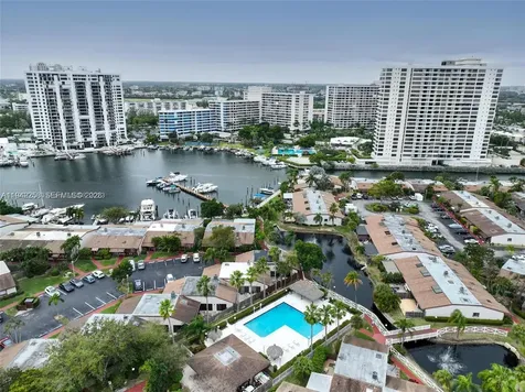 2753 S Parkview Drive Hallandale Beach FL 33009