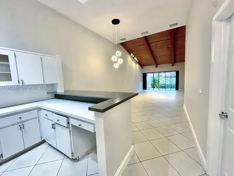 2753 S Parkview Drive Hallandale Beach FL 33009