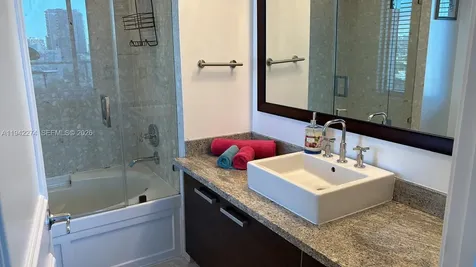 185 SW 7th Street Miami FL 33130