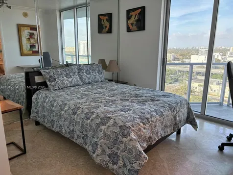 185 SW 7th Street Miami FL 33130