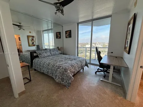 185 SW 7th Street Miami FL 33130