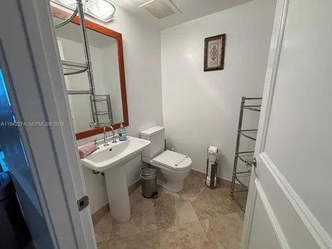 185 SW 7th Street Miami FL 33130