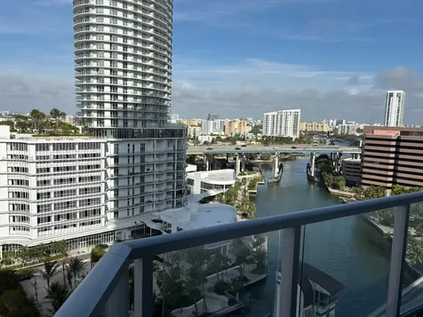 185 SW 7th Street Miami FL 33130