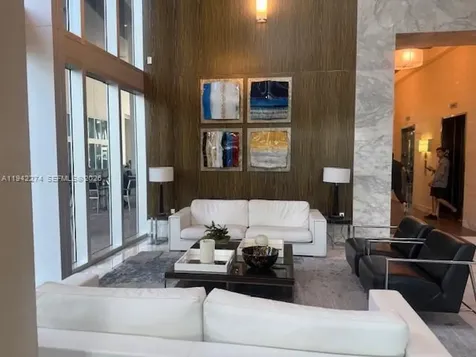 185 SW 7th Street Miami FL 33130