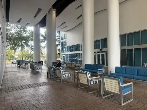185 SW 7th Street Miami FL 33130