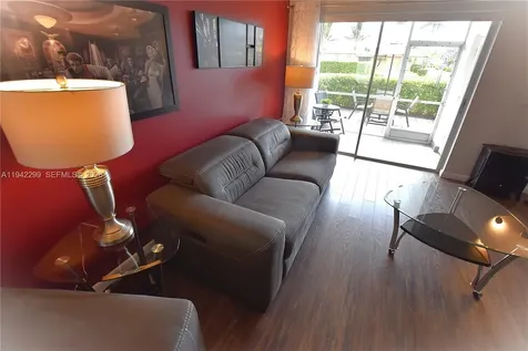 2852 Crosley Drive West West Palm Beach FL 33415