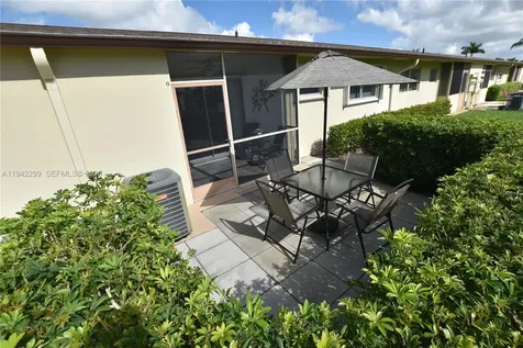 2852 Crosley Drive West West Palm Beach FL 33415