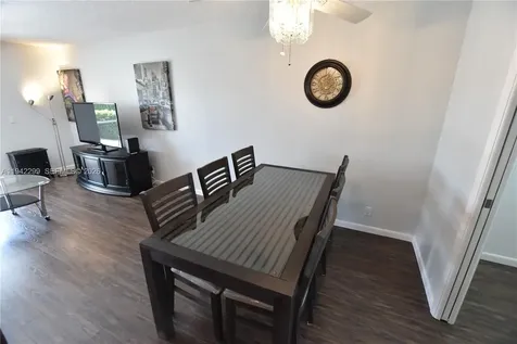 2852 Crosley Drive West West Palm Beach FL 33415