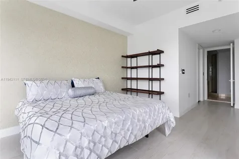 19900 E Country Club Drive Aventura FL 33180