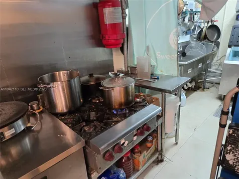 17010 #D W Dixie Highway North Miami Beach FL 33160