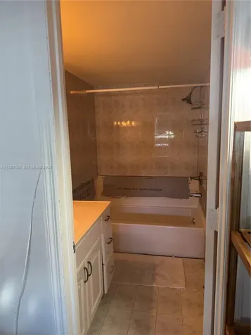9421 Fontainebleau Boulevard Miami FL 33172