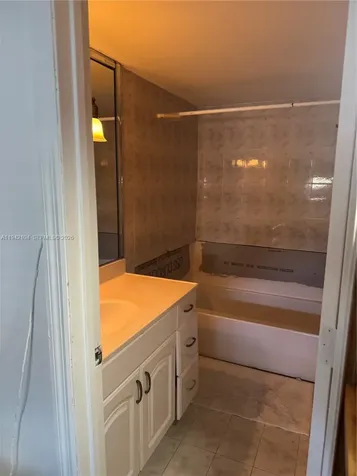 9421 Fontainebleau Boulevard Miami FL 33172