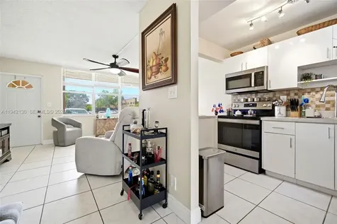 9121 Sunrise Lakes Boulevard Sunrise FL 33322