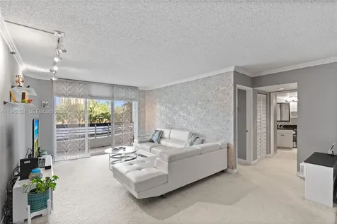 3600 Mystic Pointe Drive Aventura FL 33180